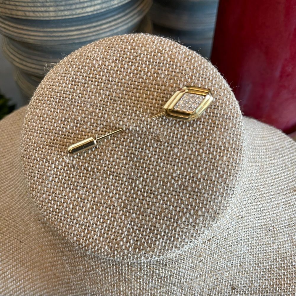 Vintage Avon Rhinestone And Gold Tone Stick Pin Hat Pin Lapel Pin